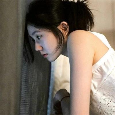 周日总是下雨海报